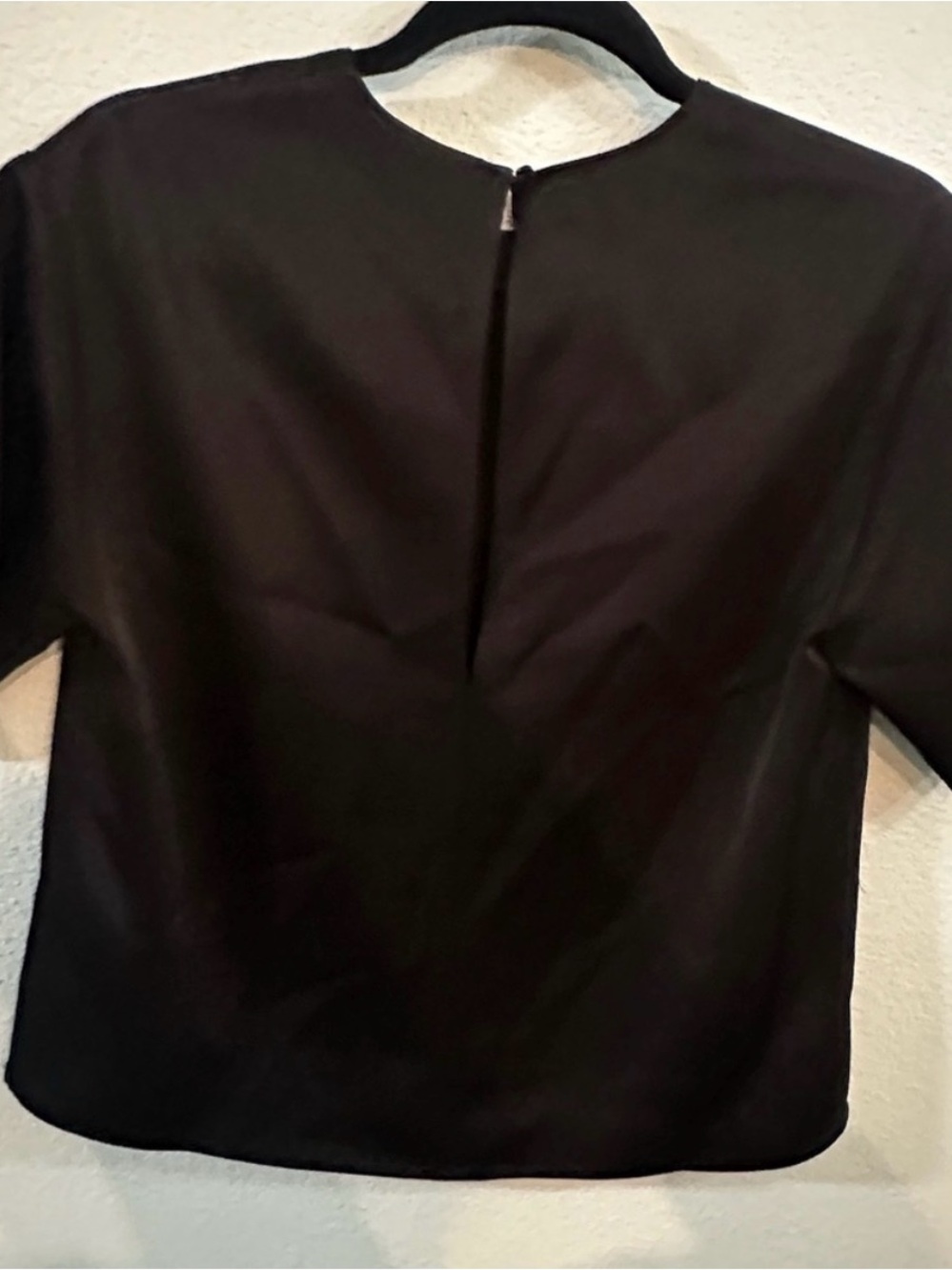 Leset Black Short-Sleeve Women's Top -Silky - Picture 3 of 6